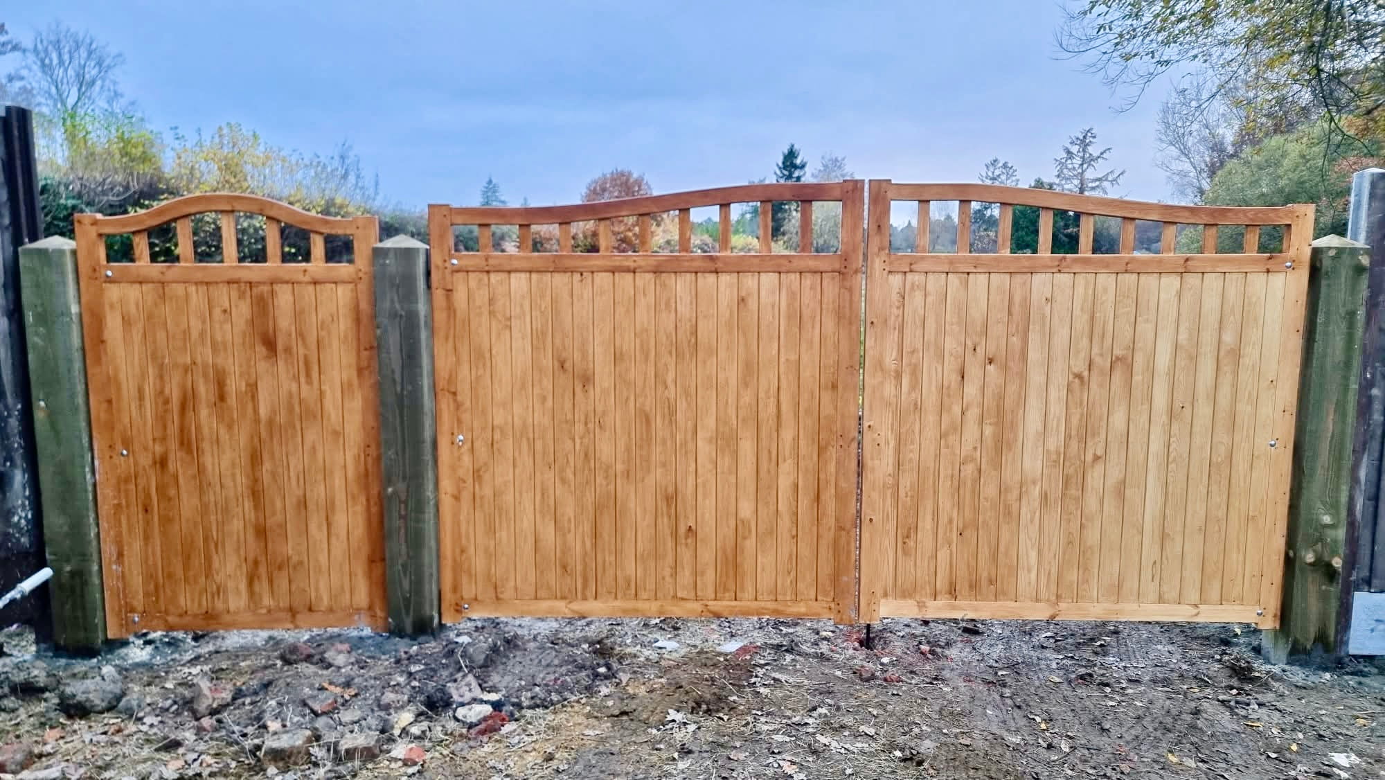 Recent timber fencing work by LG Fencing UK